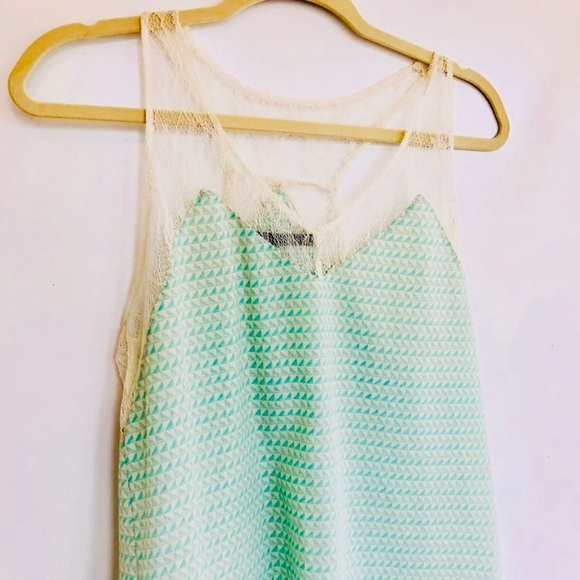 Mint & Cream Sleeveless Blouse Lace Neckline Sz S - Picture 2 of 8